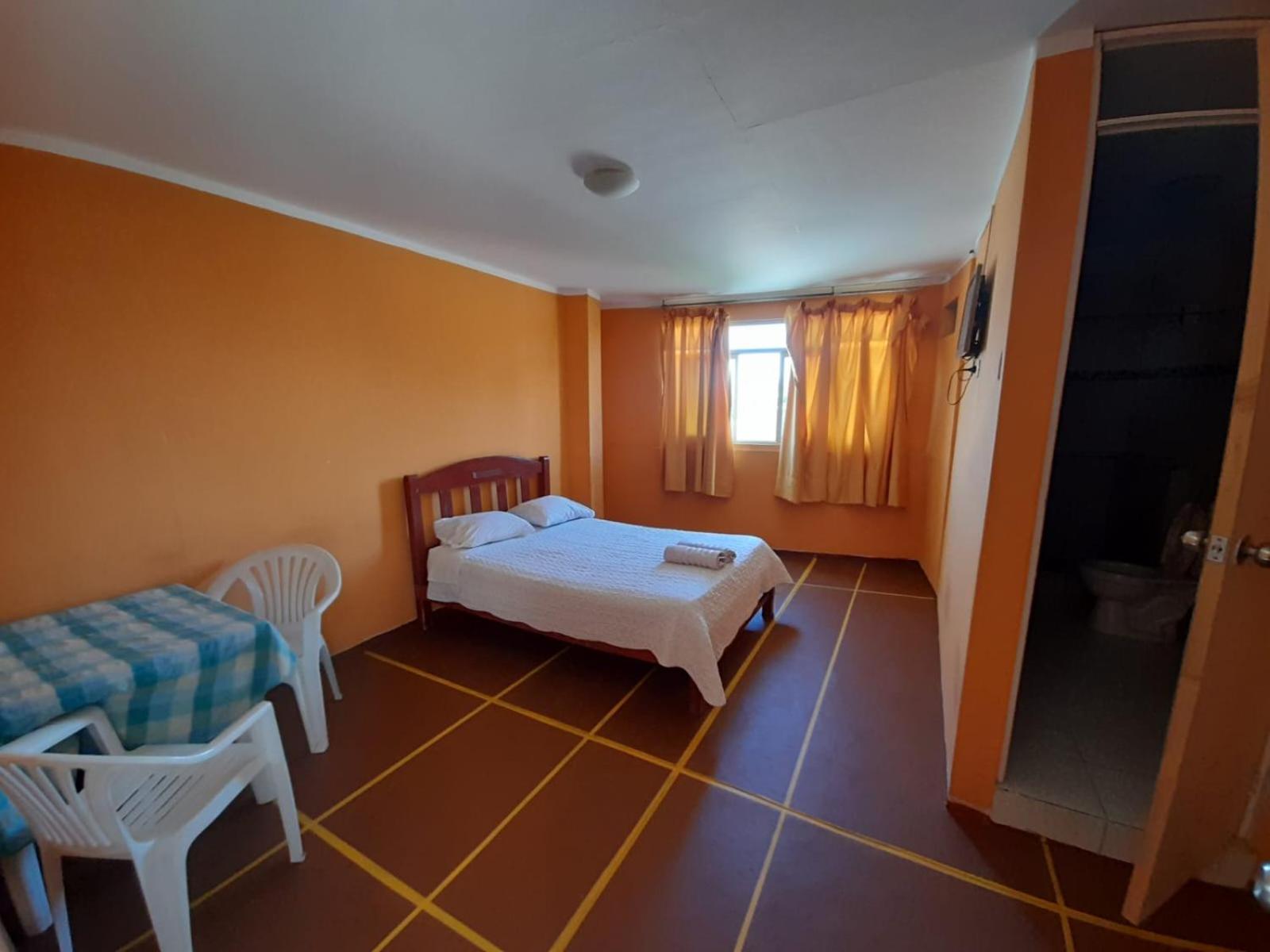 Hotel Y Restaurante Roma Ика Экстерьер фото