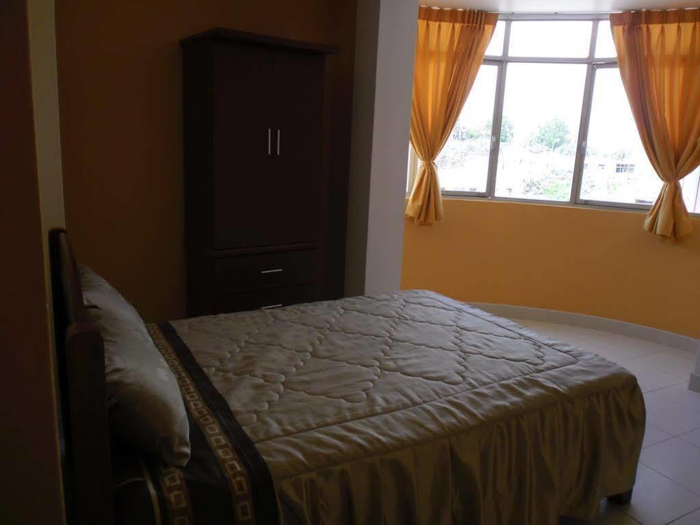 Hotel Y Restaurante Roma Ика Экстерьер фото