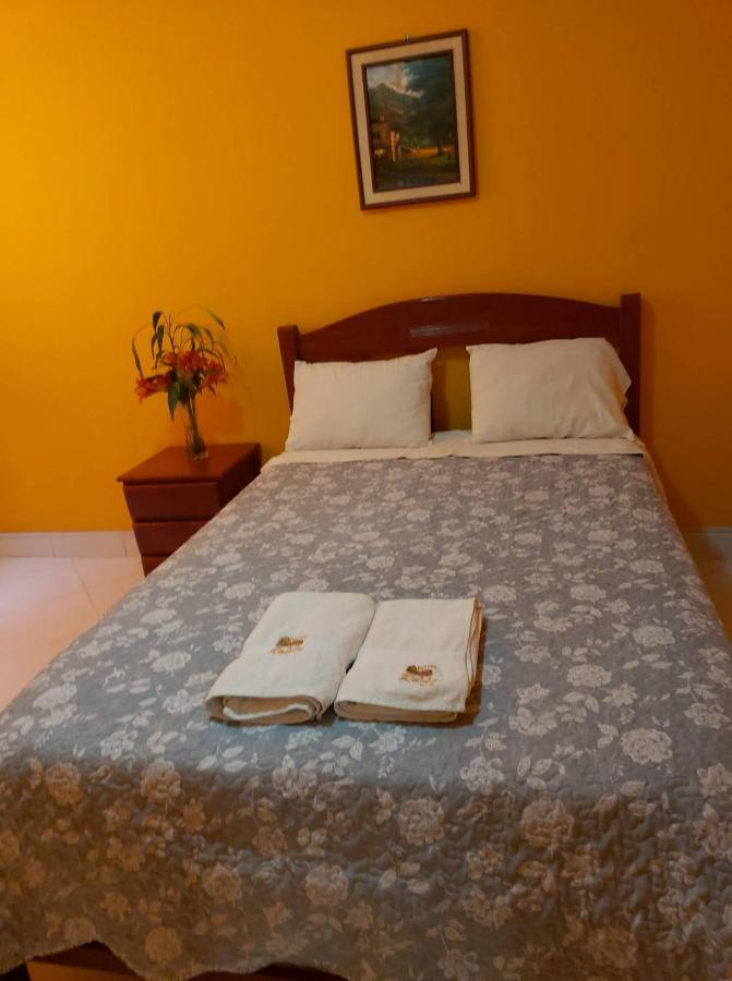 Hotel Y Restaurante Roma Ика Экстерьер фото